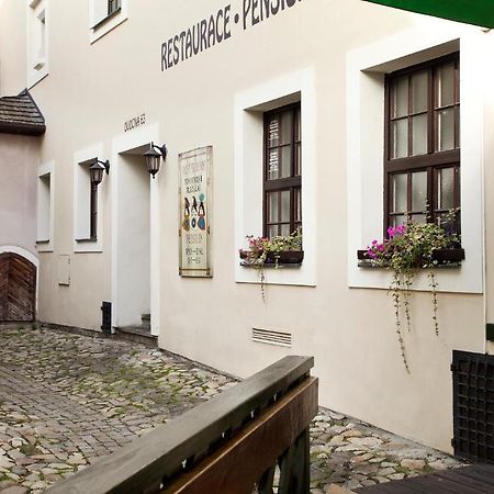 Penzion A Restaurace Modra Ruze Табор Екстериор снимка